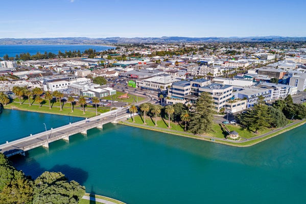 Gisborne%E2%80%99s-Emerald-Hotel.jpg