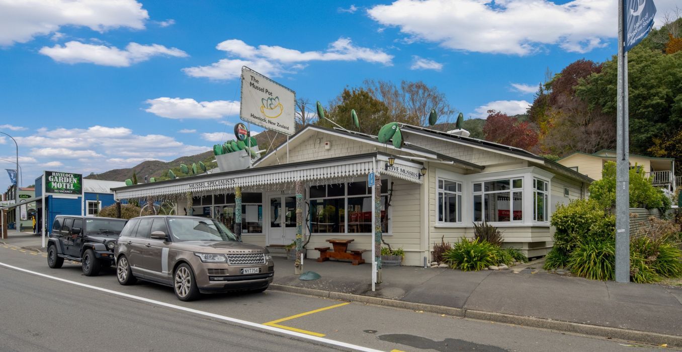 The-Mussel-Pot,-73-Main-Road,-Havelock-North---hero-1356x700.jpg