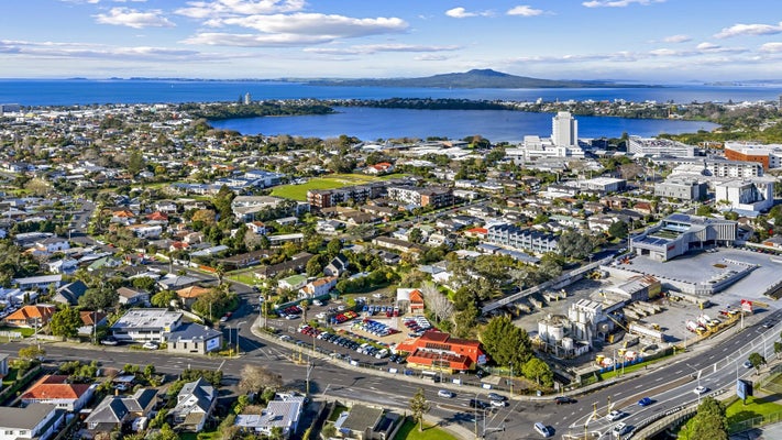 1-Forrest-Hill-Road-and-4-Nile-Road,-Milford,-Auckland---2.jpg
