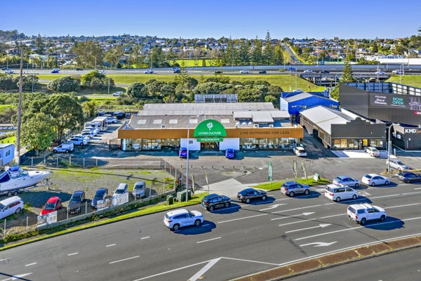 139-Wairau-Rd---HERO-PHOTO.jpg